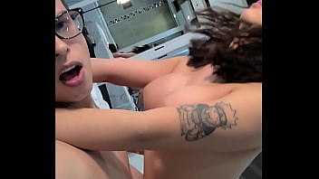 Https filmeporno2 com xxx trei femei vror sa fie futute de un tata si de fiul de 19 ani