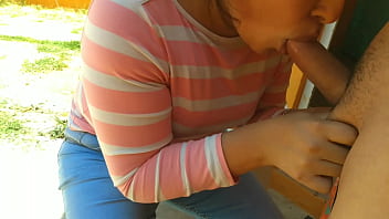 Prinsa cand suge pula vecinului