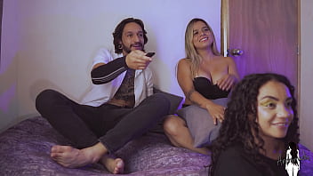 Este fututa brutal de un barbat ce nu vrea sa isi arate nici fata nici corpul