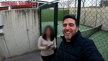 Femei singure se masturbeaza in grup pentru senzatii tari si orgasme multiple