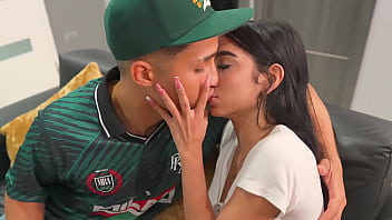 Filme porno cu animale care isi fut stapanele