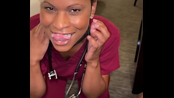 O pune sa stea capra si o fute in toate gaurile filme porno